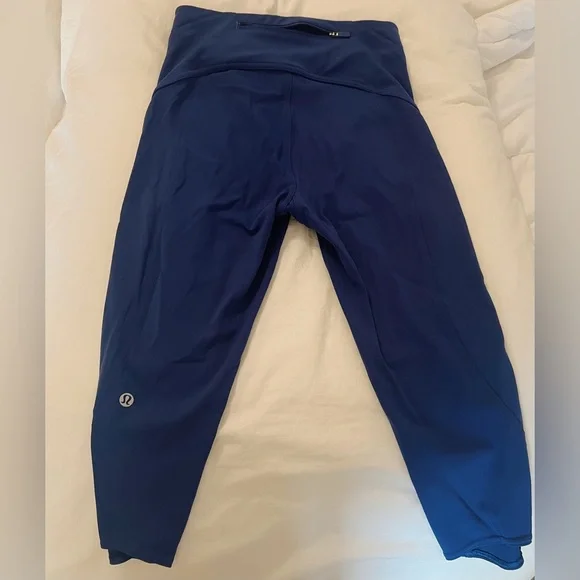 Lululemon high rise cropped leggings - Picture 2 of 3